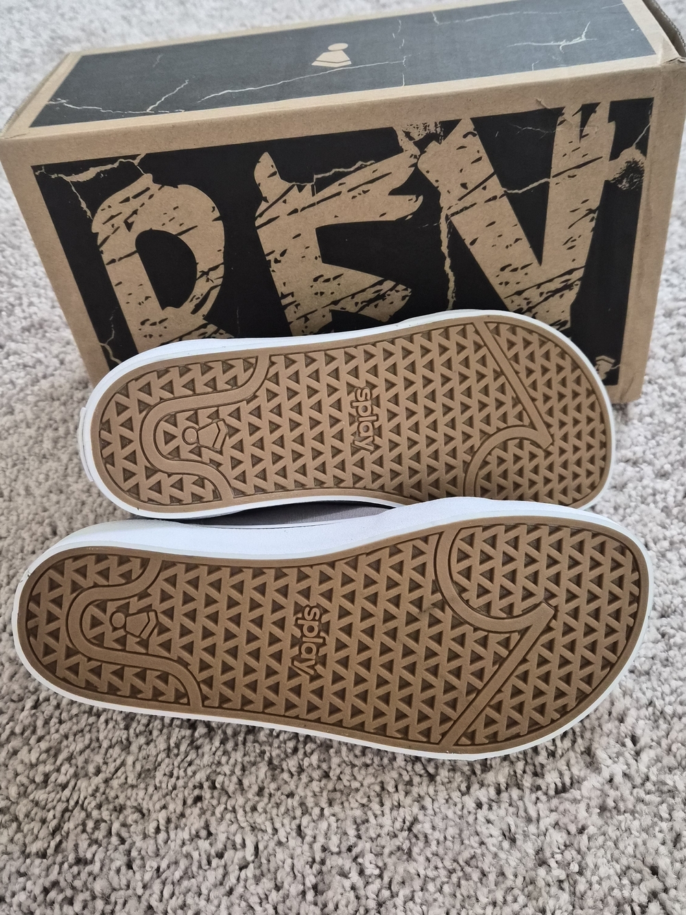 NWT Splay Barefoot Rev LT Tokyo Sneakers - Picture 5 of 6